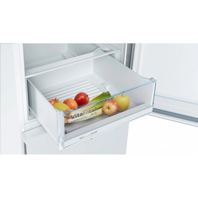 Series 4 Free-standing fridge-freezer with freezer at bottom 176 x 60 cm White