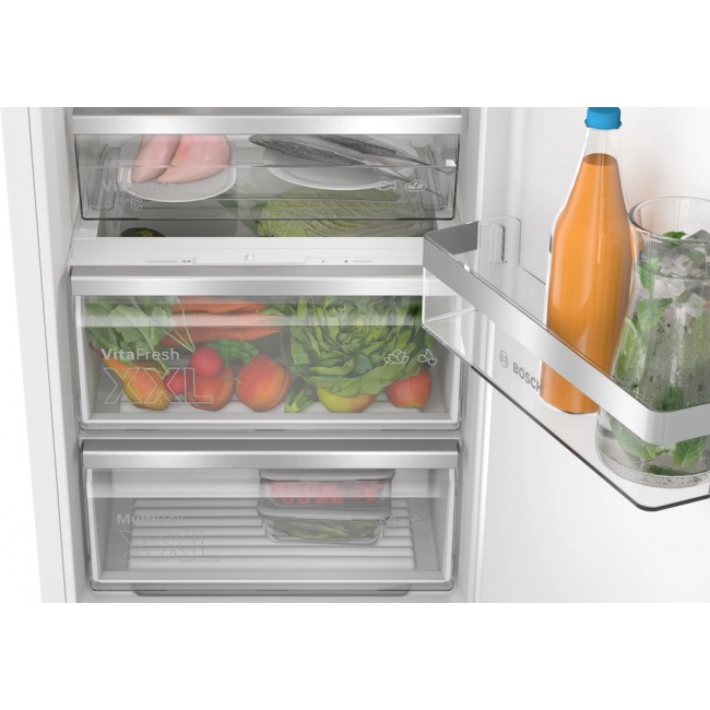 Series 6 Built-in fridge 177.2 x 55.8 cm soft close flat hinge