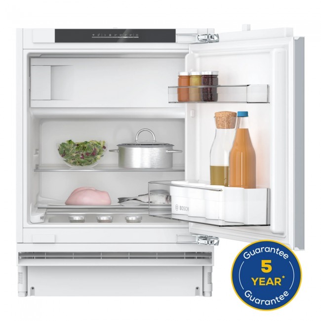 Series 4 Built-under fridge with freezer section 82 x 59.8 cm flat hinge