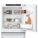 Series 4 Built-under fridge 82 x 59.8 cm flat hinge