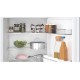 Series 4 Built-under fridge 82 x 59.8 cm flat hinge