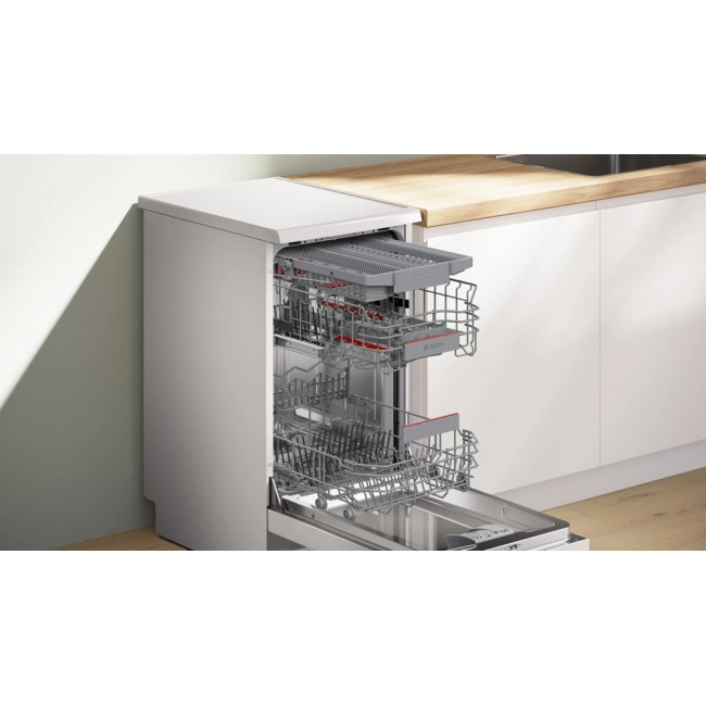 Series 4 Free-standing dishwasher 45 cm White