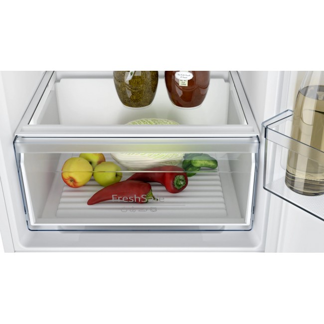 N 30 Built-in fridge-freezer with freezer at bottom 177.2 x 54.1 cm sliding hinge